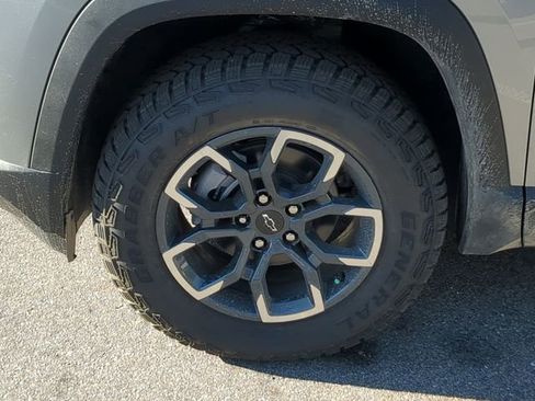 New 2026 Chevrolet Equinox ACTIV w/ Convenience Package III FWD image 16