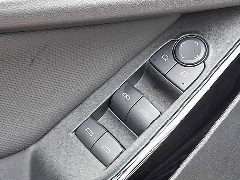 Used 2025 Chevrolet Equinox LT w/ Safety and Technology Package image 26