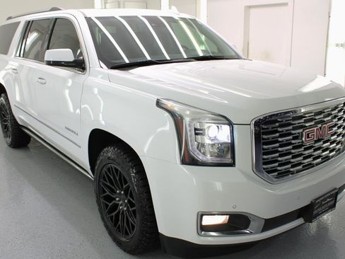 Used 2020 GMC Yukon XL Denali w/ Denali Ultimate Package image 12