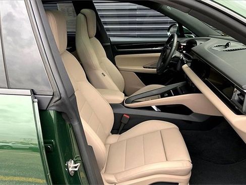 Used 2025 Porsche Macan Electric image 25