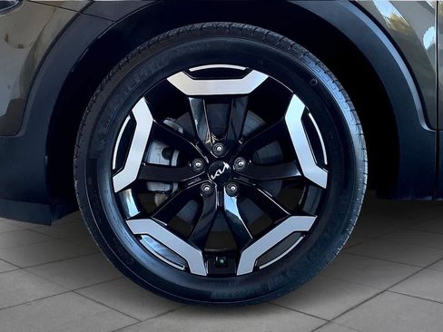 Used 2023 Kia Telluride EX image 19