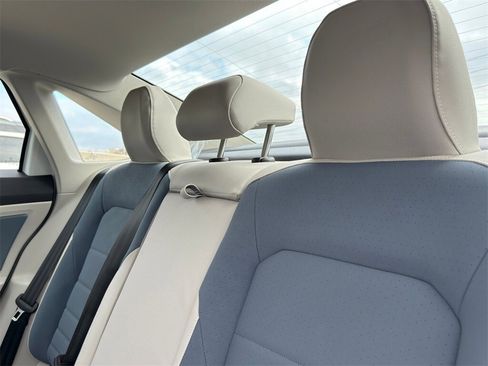 New 2026 Volkswagen Jetta SE image 27