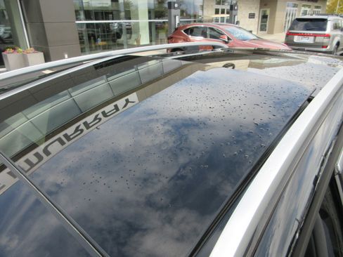 Used 2022 Mercedes-Benz GLB 250 4MATIC image 17