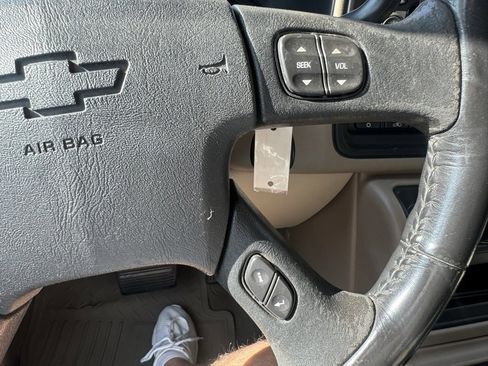 Used 2005 Chevrolet Avalanche Z71 w/ Sun And Sound Package image 24