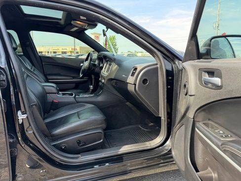 Used 2021 Dodge Charger SXT w/ Leather Interior Group RWD image 10