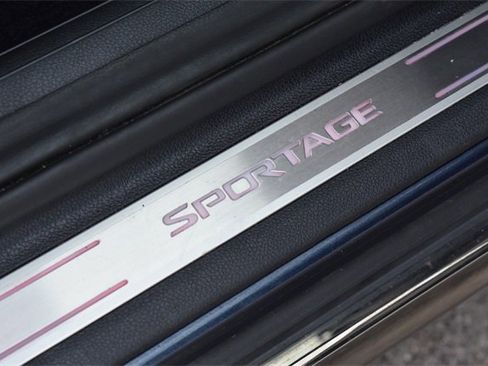 Certified 2022 Kia Sportage SX image 17