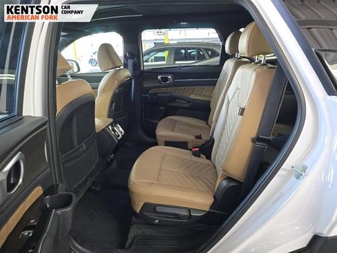 Used 2024 Kia Sorento SX Prestige w/ Olive Brown Leather Package AWD/4WD image 7