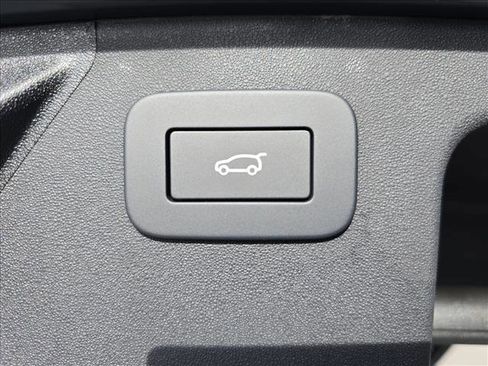 New 2025 Land Rover Discovery Sport Dynamic SE image 14