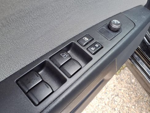 Used 2012 Nissan Sentra 2.0 SR w/ Special Edition Pkg FWD image 15