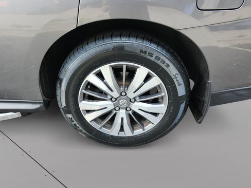 Used 2020 Nissan Pathfinder SV FWD image 14