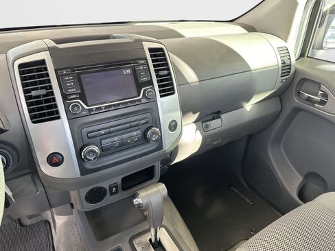 Used 2016 Nissan Frontier SV image 18