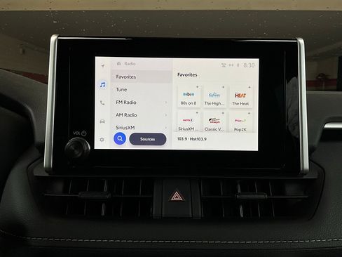 Used 2025 Toyota RAV4 XLE image 31