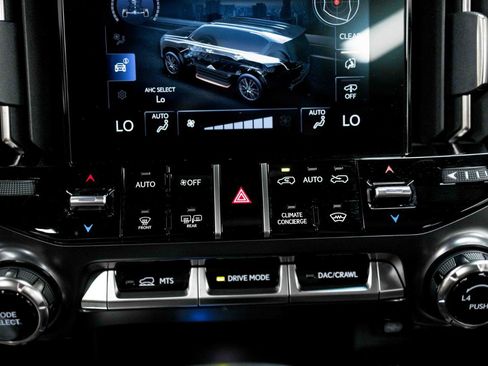 Used 2024 Lexus LX 600 4WD w/ Appearance Package image 75