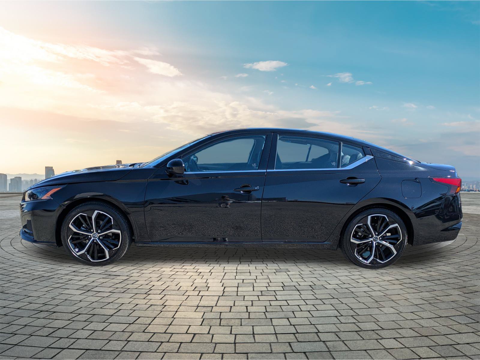 Used 2025 Nissan Altima 2.5 SR FWD image 8