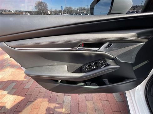 Used 2022 MAZDA MAZDA3 s image 10