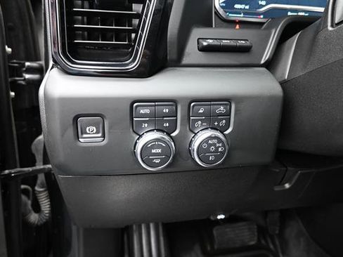 Used 2024 GMC Sierra 2500 AT4X AWD/4WD image 10