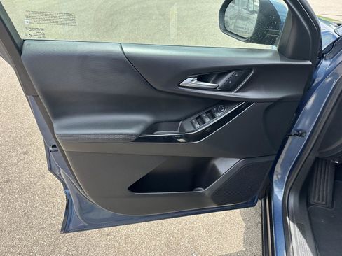 Used 2025 Chevrolet Equinox LT AWD/4WD image 18