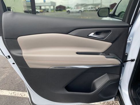New 2026 Chevrolet Traverse LT w/ Driver Confidence Package FWD image 16