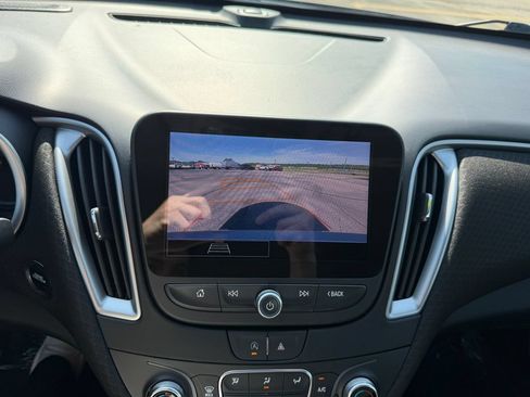 Used 2025 Chevrolet Malibu LT FWD image 24