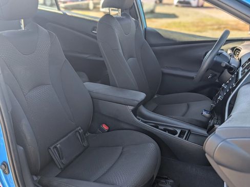 Used 2022 Toyota Prius LE AWD/4WD image 13