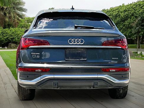 Used 2022 Audi Q5 2.0T Premium w/ Convenience Package AWD/4WD image 3
