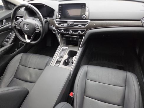 Used 2020 Honda Accord Touring image 29