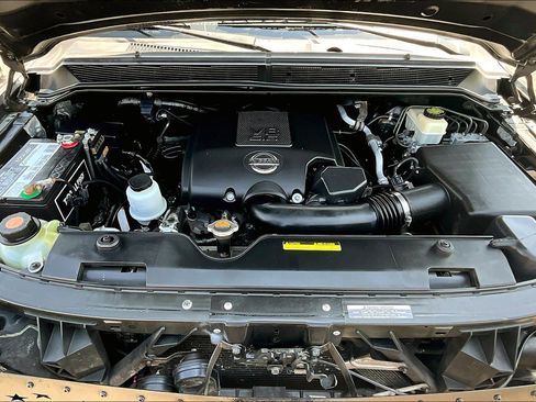 Used 2014 Nissan Titan PRO-4X w/ Pro-4x Luxury Package image 9