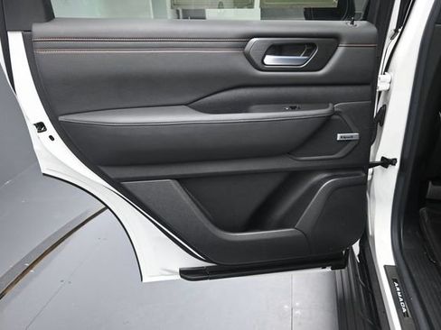 Used 2025 Nissan Armada PRO-4X w/ Pro-4X Premium Package AWD/4WD image 27