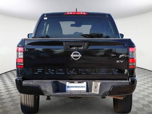 Used 2023 Nissan Frontier SV image 5