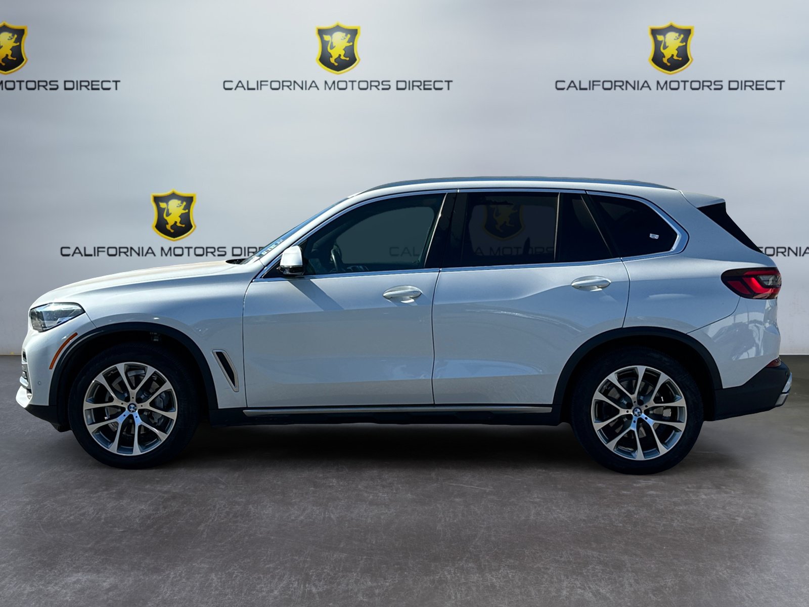 Used 2023 BMW X5 xDrive40i w/ Premium Package AWD/4WD image 2