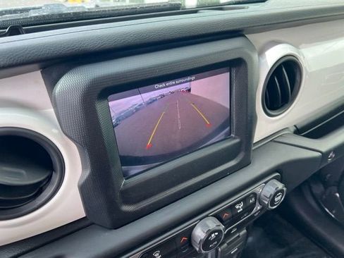 Used 2021 Jeep Wrangler Sport image 18