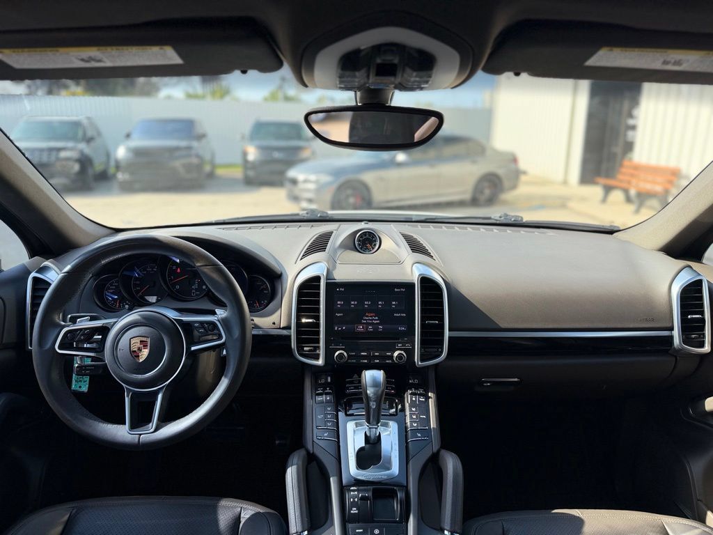 Used 2017 Porsche Cayenne AWD/4WD image 27