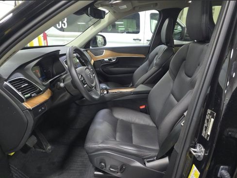 Used 2024 Volvo XC90 T8 Plus w/ Protection Package Premier image 12