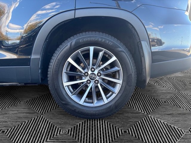 Used 2019 Toyota Highlander XLE AWD/4WD image 31