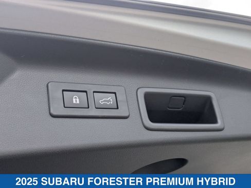 Certified 2025 Subaru Forester Premium AWD/4WD image 34
