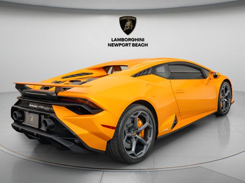 Used 2023 Lamborghini Huracan Tecnica RWD image 6