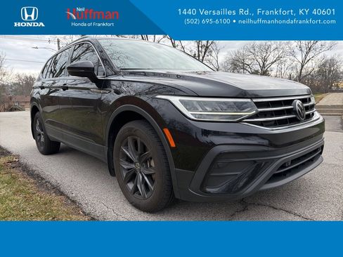 Used 2022 Volkswagen Tiguan SE w/ Panoramic Sunroof Package image 1