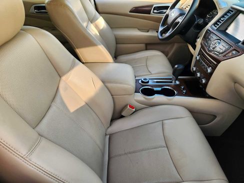 Used 2020 Nissan Pathfinder Platinum image 14