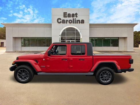Used 2020 Jeep Gladiator Overland image 6