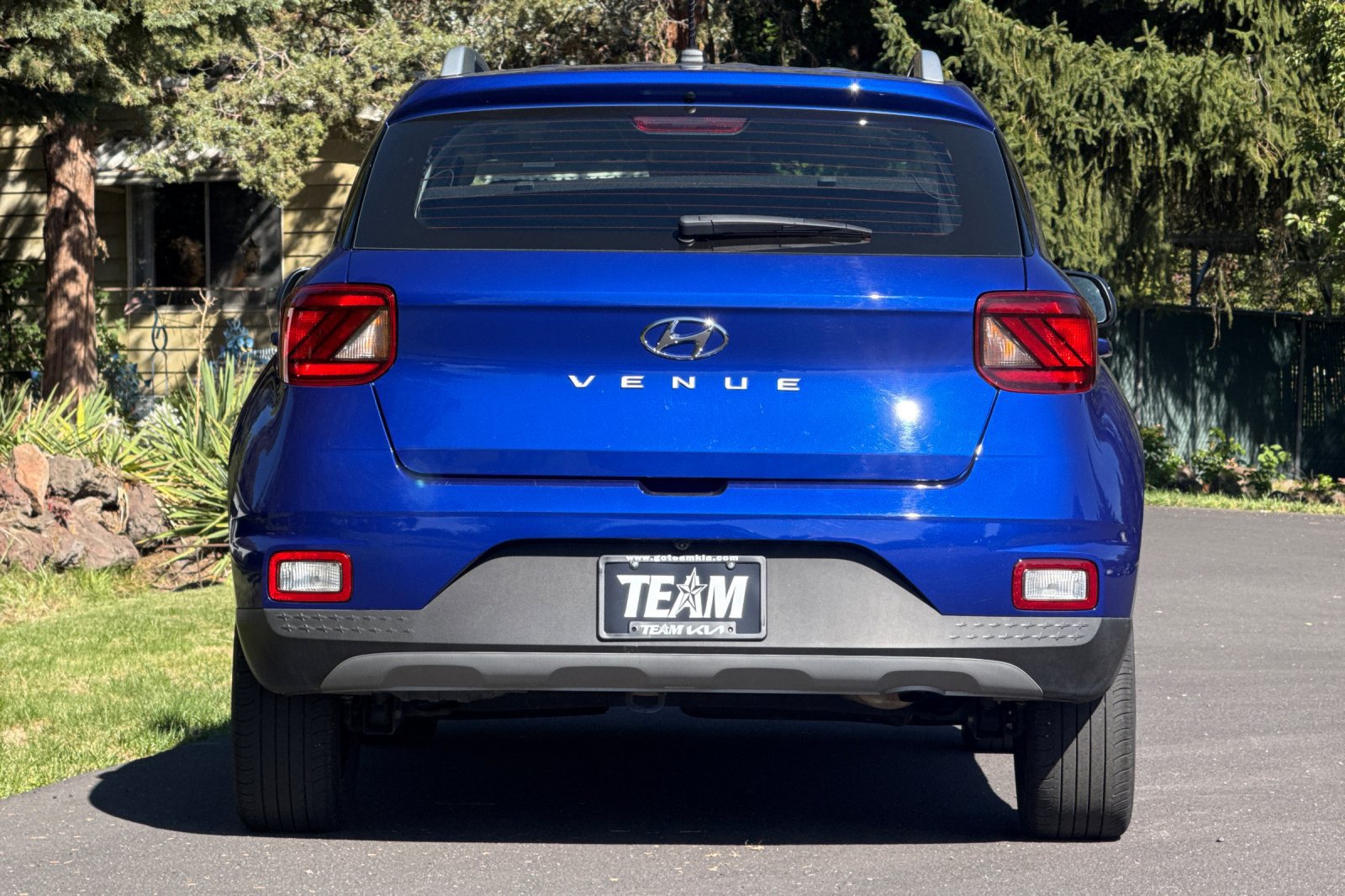 Used 2025 Hyundai Venue SEL FWD image 5