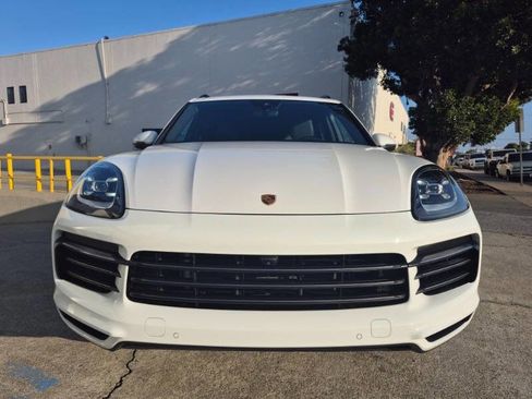 Used 2022 Porsche Cayenne Platinum Edition image 11