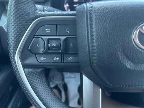 Used 2024 Toyota Tacoma TRD Sport w/ TRD Sport Premium Package AWD/4WD image 31