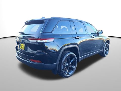 New 2025 Jeep Grand Cherokee Limited w/ Luxury Tech Group II image 6