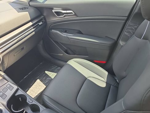 New 2026 Kia Sportage EX AWD/4WD image 16