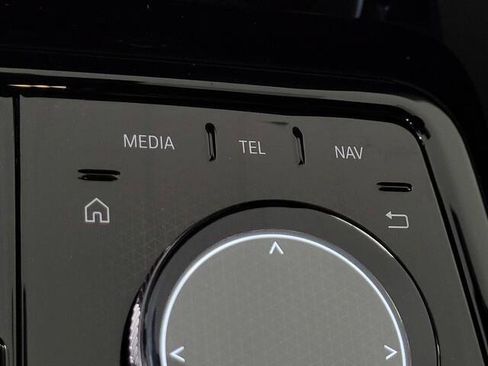 Certified 2025 BMW 530i image 24