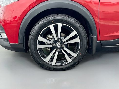Used 2019 Nissan Kicks SR FWD image 29