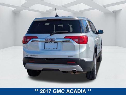 Used 2017 GMC Acadia SLE image 4