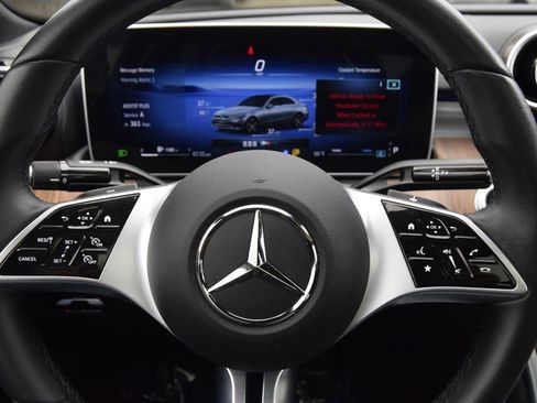 Used 2024 Mercedes-Benz C 300 Sedan image 23