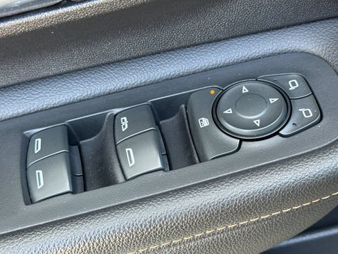 Used 2019 GMC Terrain SLT w/ Preferred Package FWD image 11