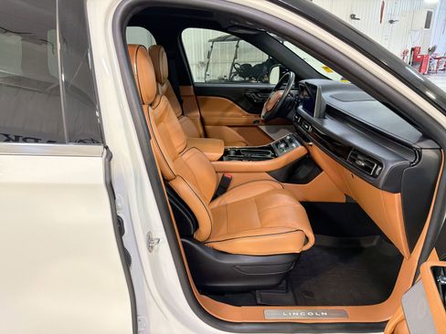 Used 2023 Lincoln Aviator Black Label Grand Touring w/ Class IV Trailer Tow Package image 30